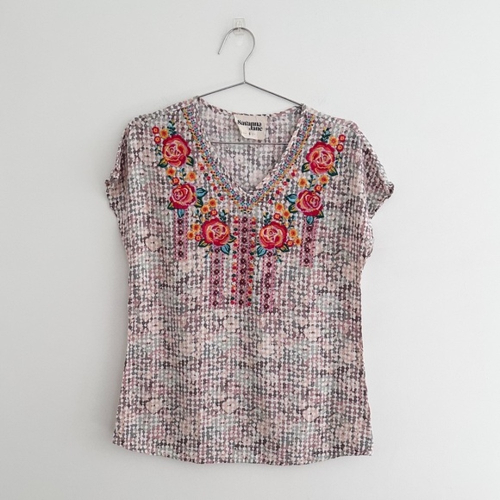 Savanna Jane Embroidered Floral Boho Top V Neck Short Sleeved Blouse Size Small